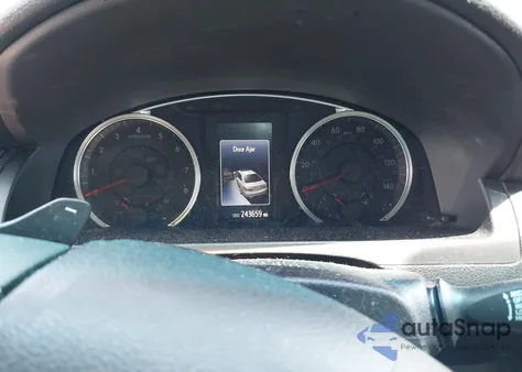 2017 Toyota Camry Se z USA, uszkodzony, nr VIN 4T1BF1FK4HU306558